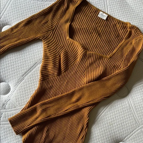 Abercrombie & Fitch Ribbed Mustard Long Sleeve Top size S - Picture 1 of 2